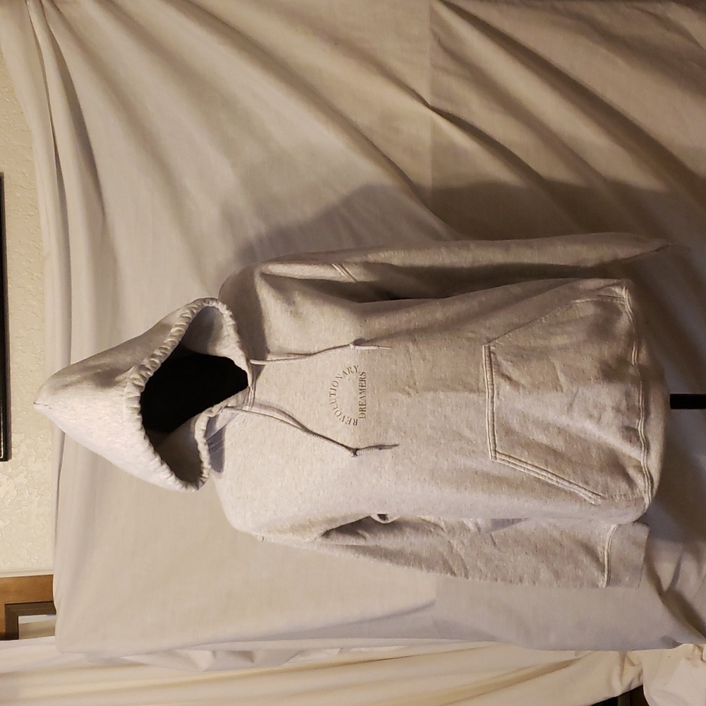 Grey sweatshirt